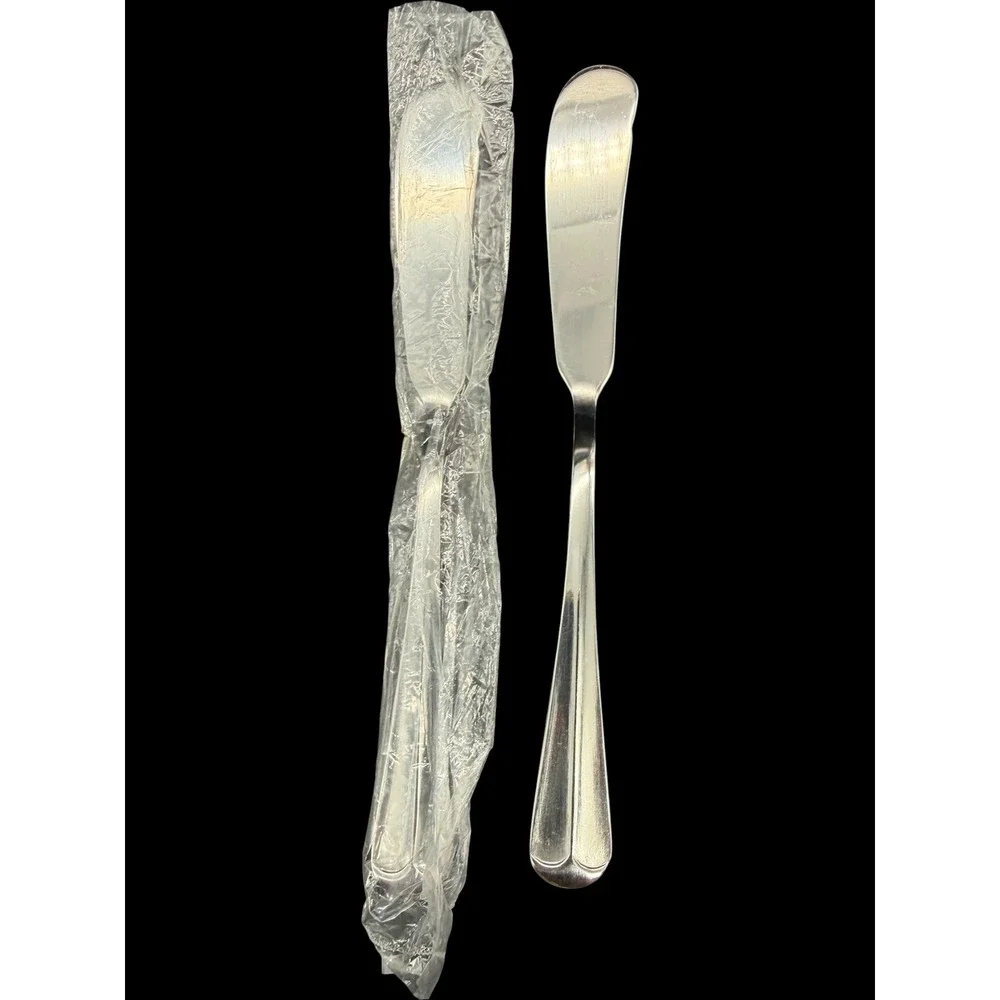 8 International Silver Stainless Cape Cod Butter Spreaders Flatware Scallop